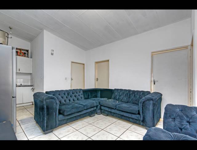 3 BEDROOM TOWNHOUSE FOR SALE IN BLOUBOSRAND